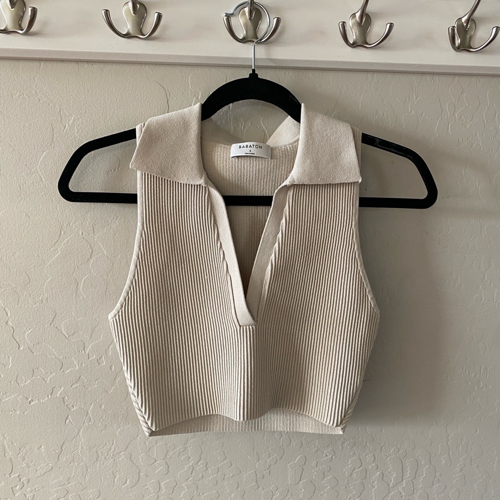 Aritzia Babaton Sculpt Knot Polo Top